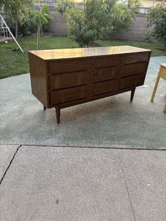 Vintage Mid Century 9 Drawers Dresser By Kroehler