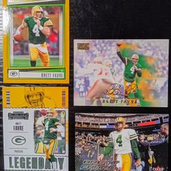 Brett Favre 4 Card Lot- Featuring an Insert and Parallel 