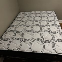 Pillow top Queen Mattress With Box Spring And Base 