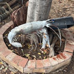 Decorative garden sculpture