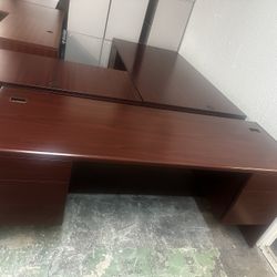 OFFICE/HOME DESK COMPUTER DESK