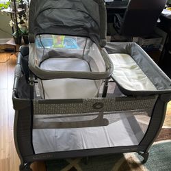 Graco Pack And Play With Bassinet 
