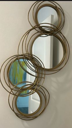 Beautiful Contemporary Wall Decor Mirror - Like New!