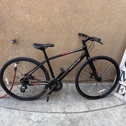 Fuji Absolute 1.9 Hybrid Bike – Medium (17”) – Like New