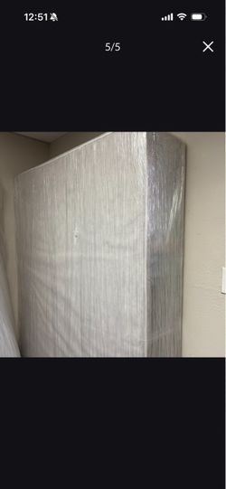 Queen Size 13” Box Spring Clean and Good Condition
