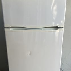 Whirlpool Refrigerator In Good Condition 24 Wide By 60 High 