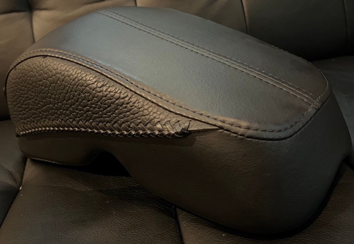 HARLEY DAVIDSON SOFTAIL REAR PASSENGER PILLION SEAT RDW-92/61-0067 22089