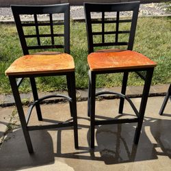 6 Outdoor Barstools