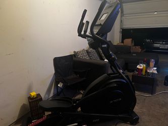 2025 New Sole E25 Home Gym with 325 lbs Maximum Resistance - Richmond, TX