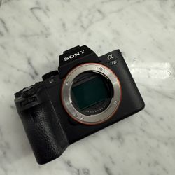 sony a7 ii  28-70 and prime lens 