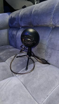Blue snowball microphone