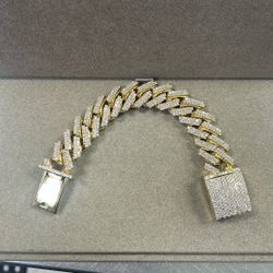 Gold Diamond Cuban Bracelet 