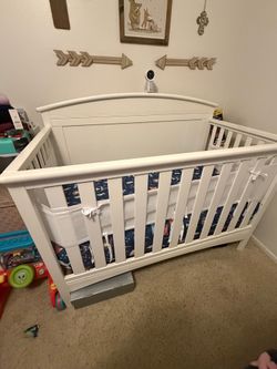 Crib with brand new mattress