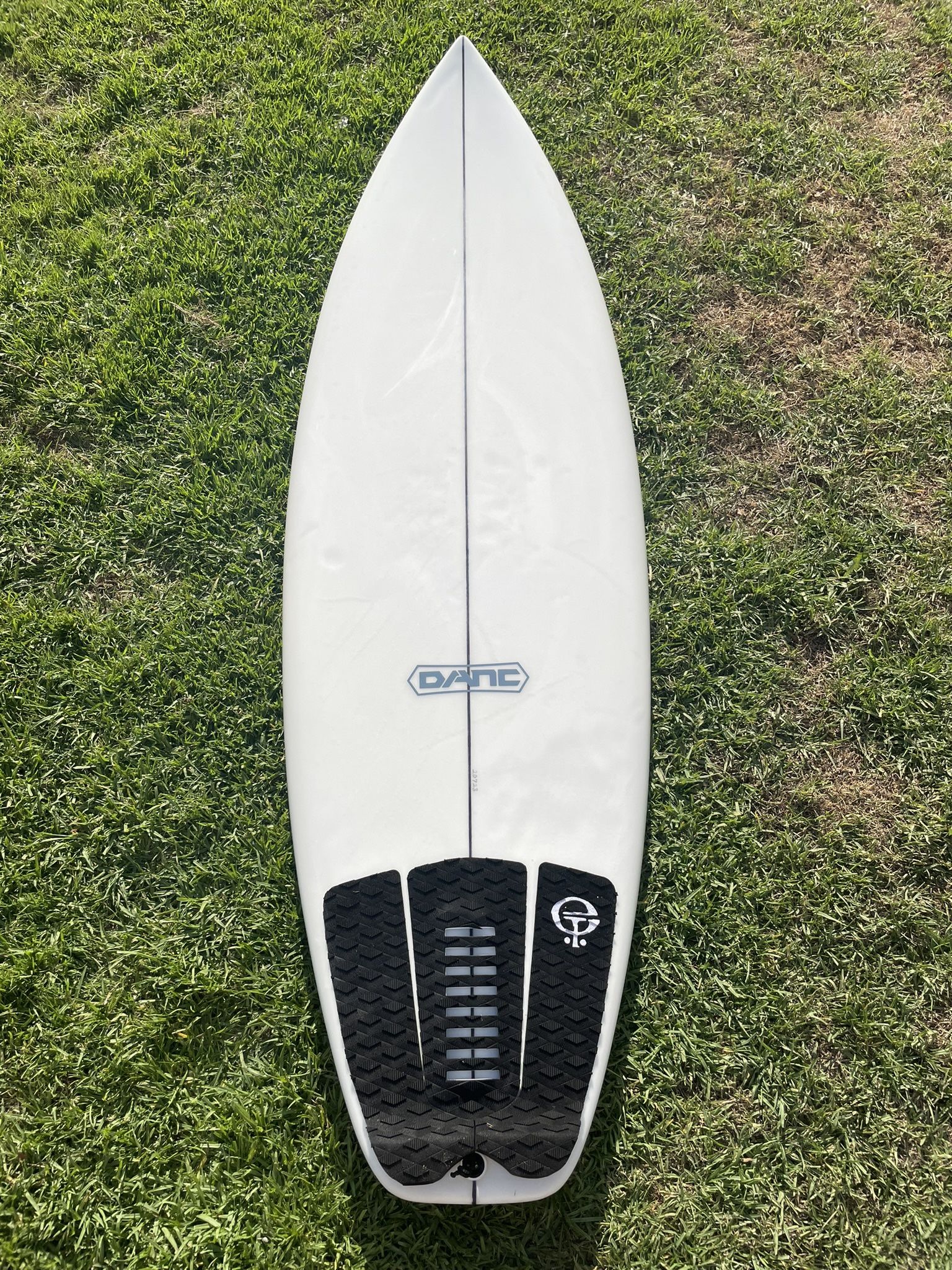 DANC Surfboard 5’6”