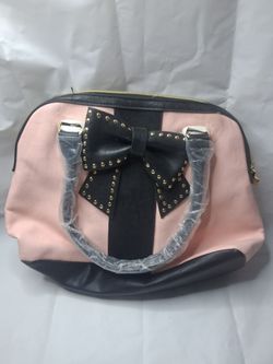 Brand new bow purse Betsey Johnson