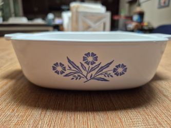 Vintage blue cornflower corningware dish
