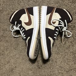 Nike Air Jordan 1 Mid SE Cream Dark Chocolate Sizes 7 Women
