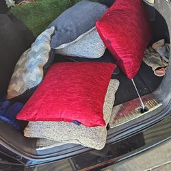 7 Pillows 