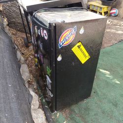 Mini Fridge 