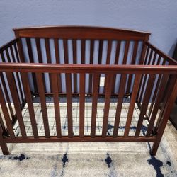 Crib with mattress (infant side &toddler side)