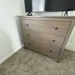 Dresser 3 Drawers 