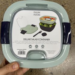 NWT Deluxe salad container