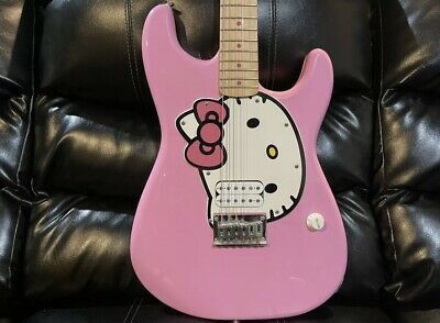 2006-2009 Fender Hello Kitty Pink Squire Stratocaster Guitar