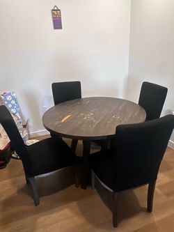 Table & Dresser / night stand
