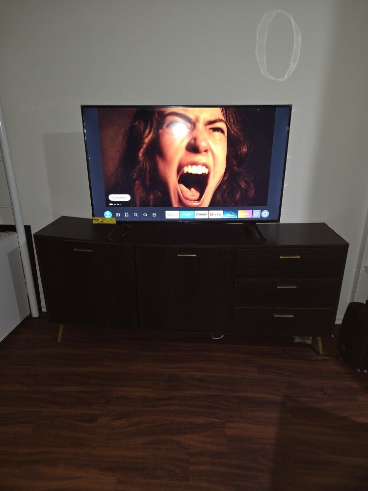 Cabinet with 3 Drawers and 2 Doors
