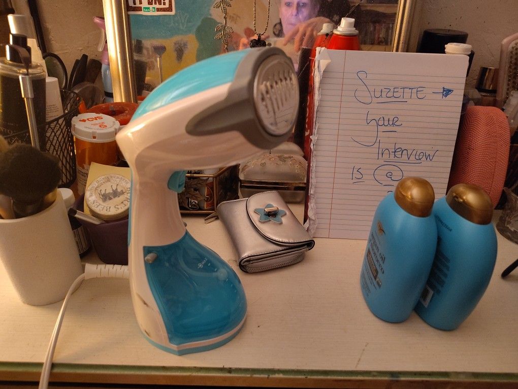 Black & Decker Handheld Clothes Steamer