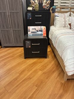 Dresser and 2 night tables