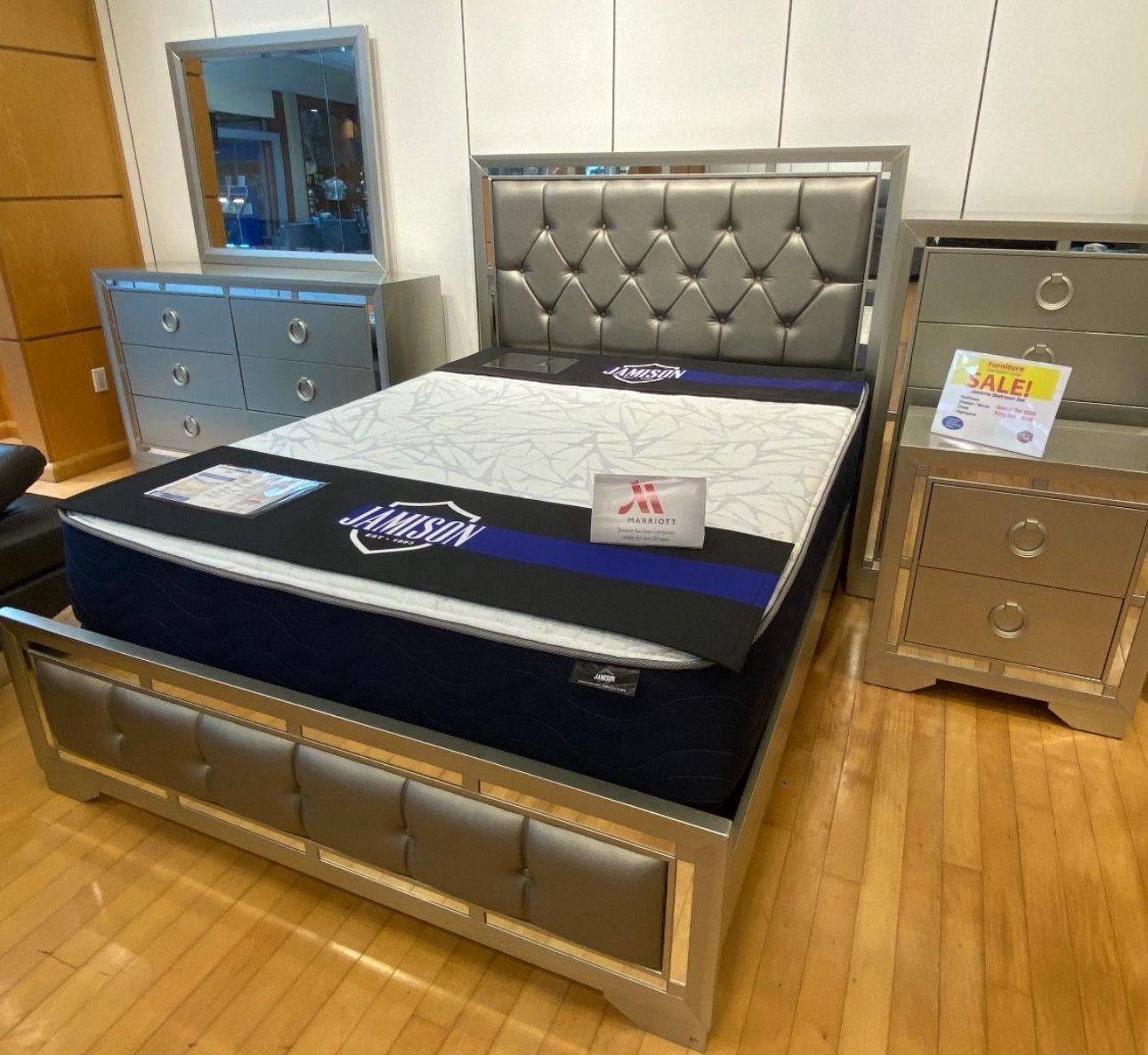 BEAUTIFUL NEW JASMINE QUEEN BEDROOM SET ON SALE ONLY $699. KING SET $799. IN STOCK SAME DAY DELIVERY 🚚 EASY FINANCING