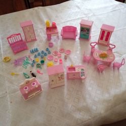 Barbie / Kelly Dollhouse Furniture 