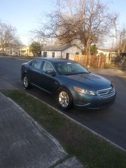 2010 Ford Taurus