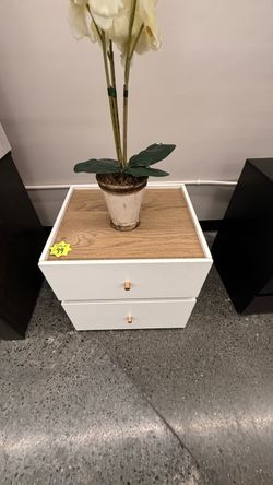 NIGHTSTAND