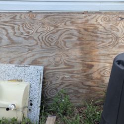 Free Plywood 33612 Pick Up At 6 Pm Only