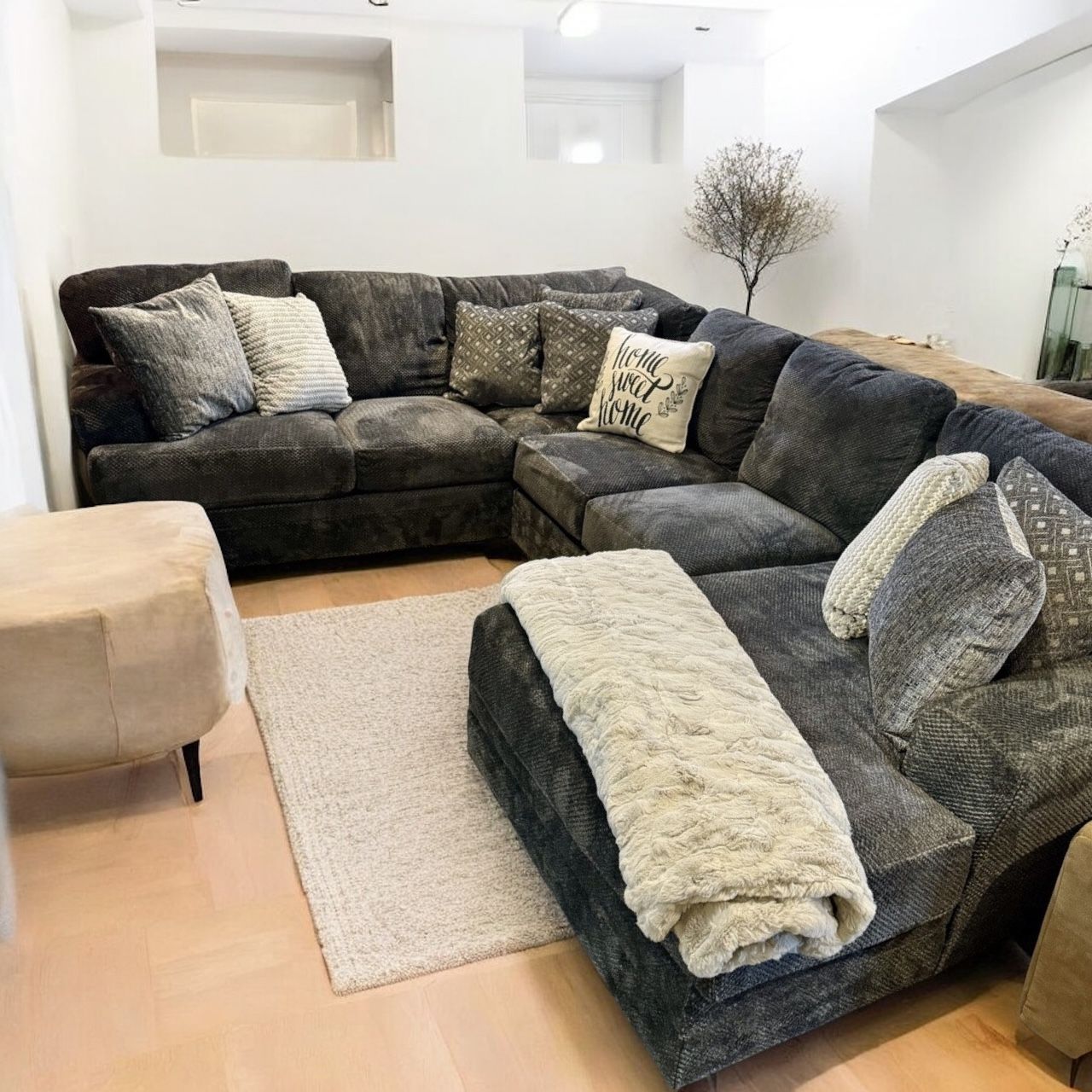 3pc Mammoth Sectional Couch Free Delivery π