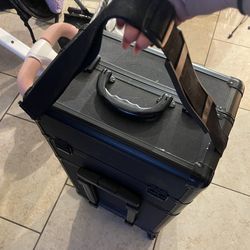 Multi compartment make up travel luggage