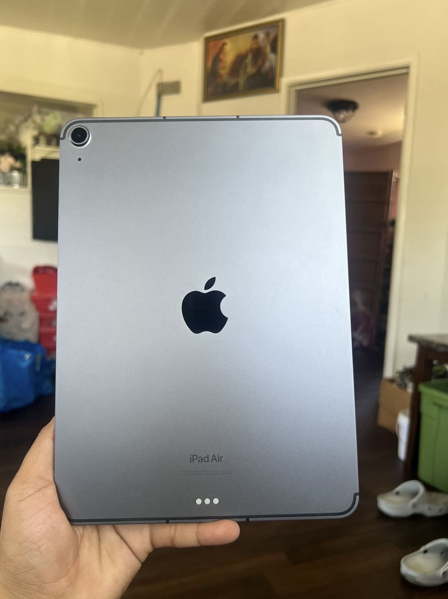 Apple iPad Air 5th Generation WiFi 64gb 10/10 Condition