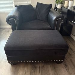 Oversized Chair With Ottoman