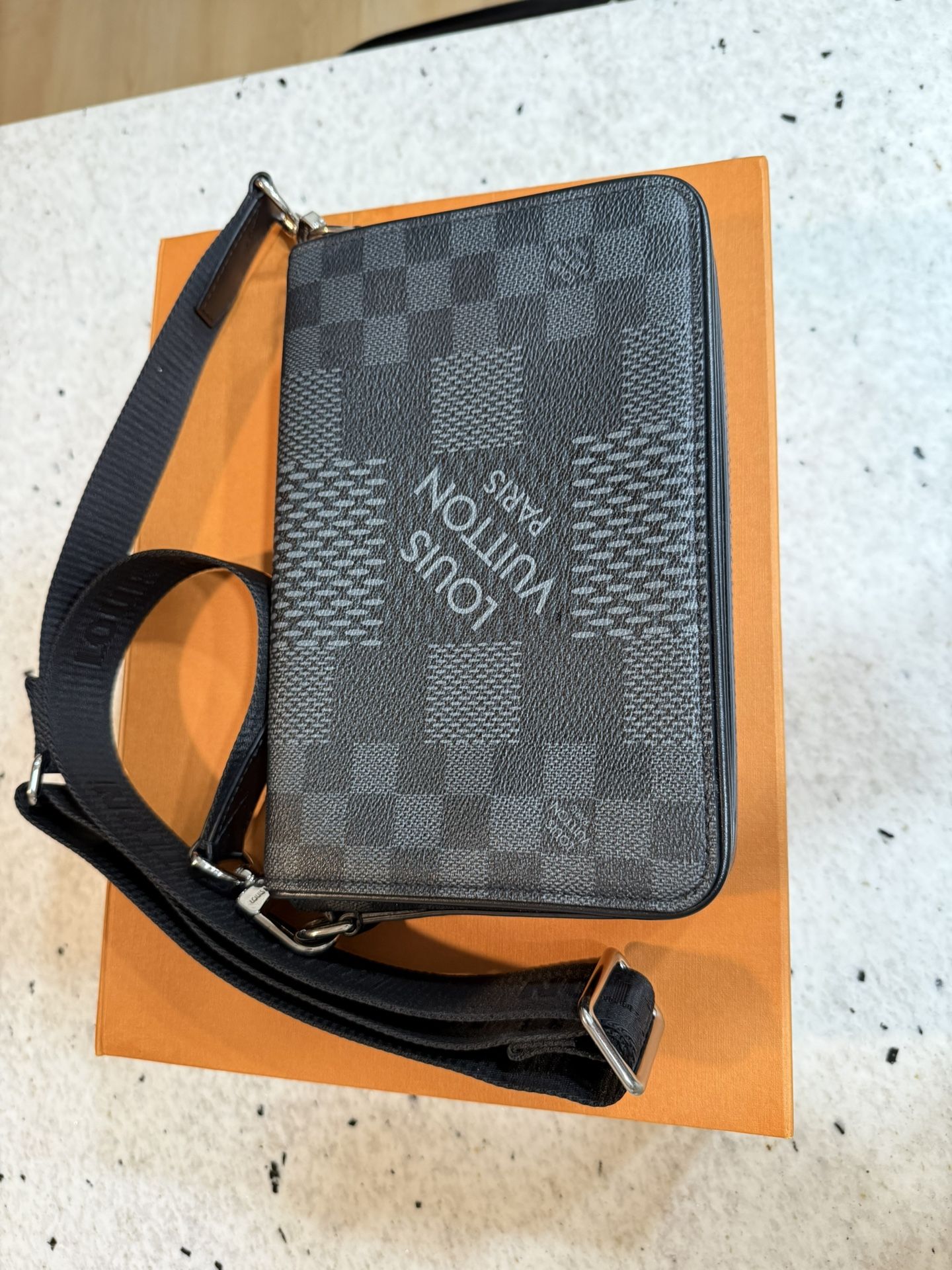 Unisex Louis Vuitton Studio Messenger Bag