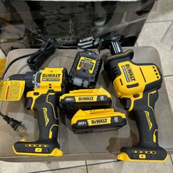 DEWALT ATOMIC 20V MAX Lithium-lon Cordless 2-Tool Combo Kit with 2-Batteries, Charger and Bag
