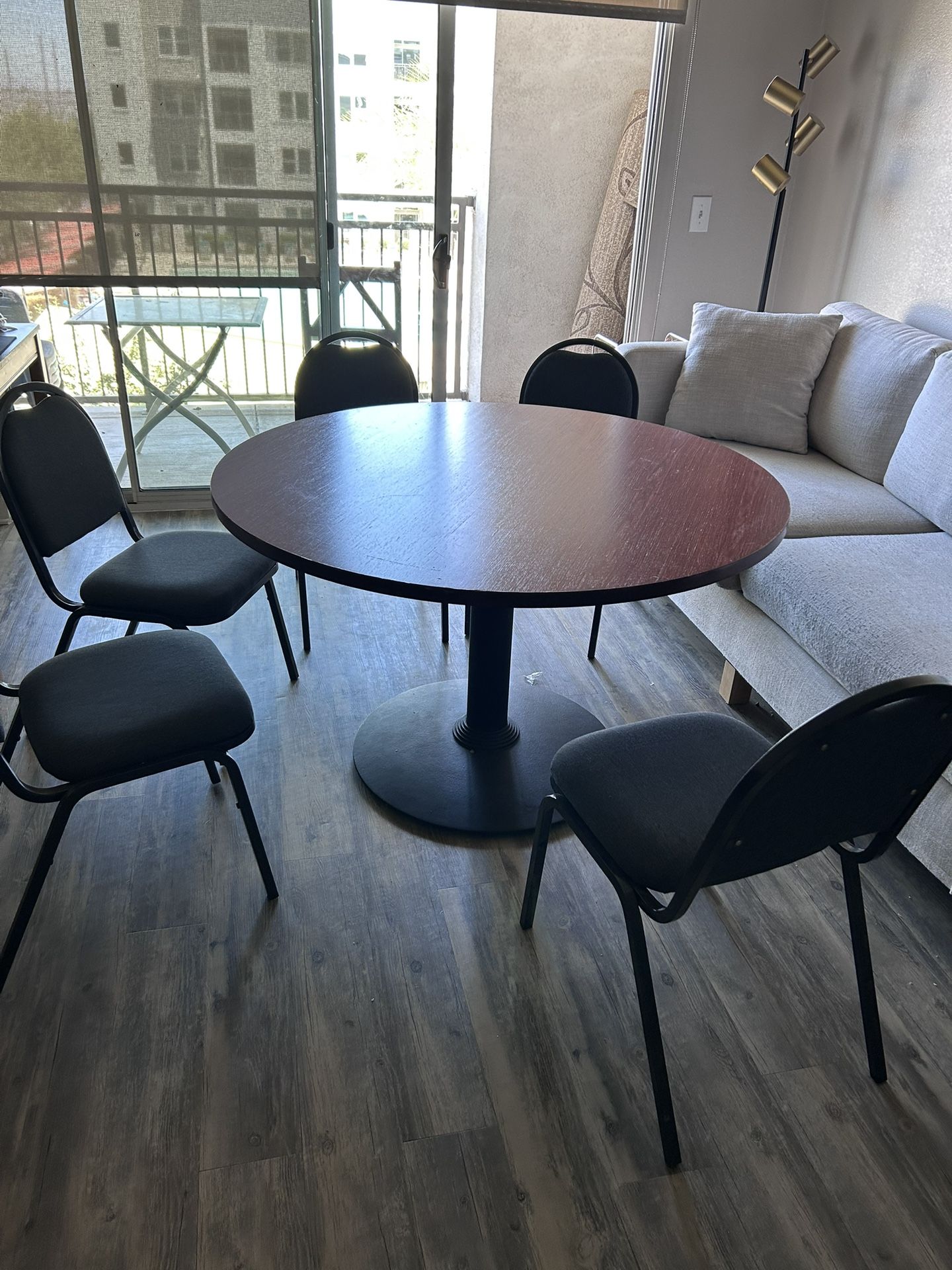 Dinning Table And Chairs