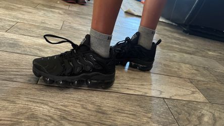 Vapor max triple black