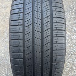 Nexen 275/50/22  (1) Tire