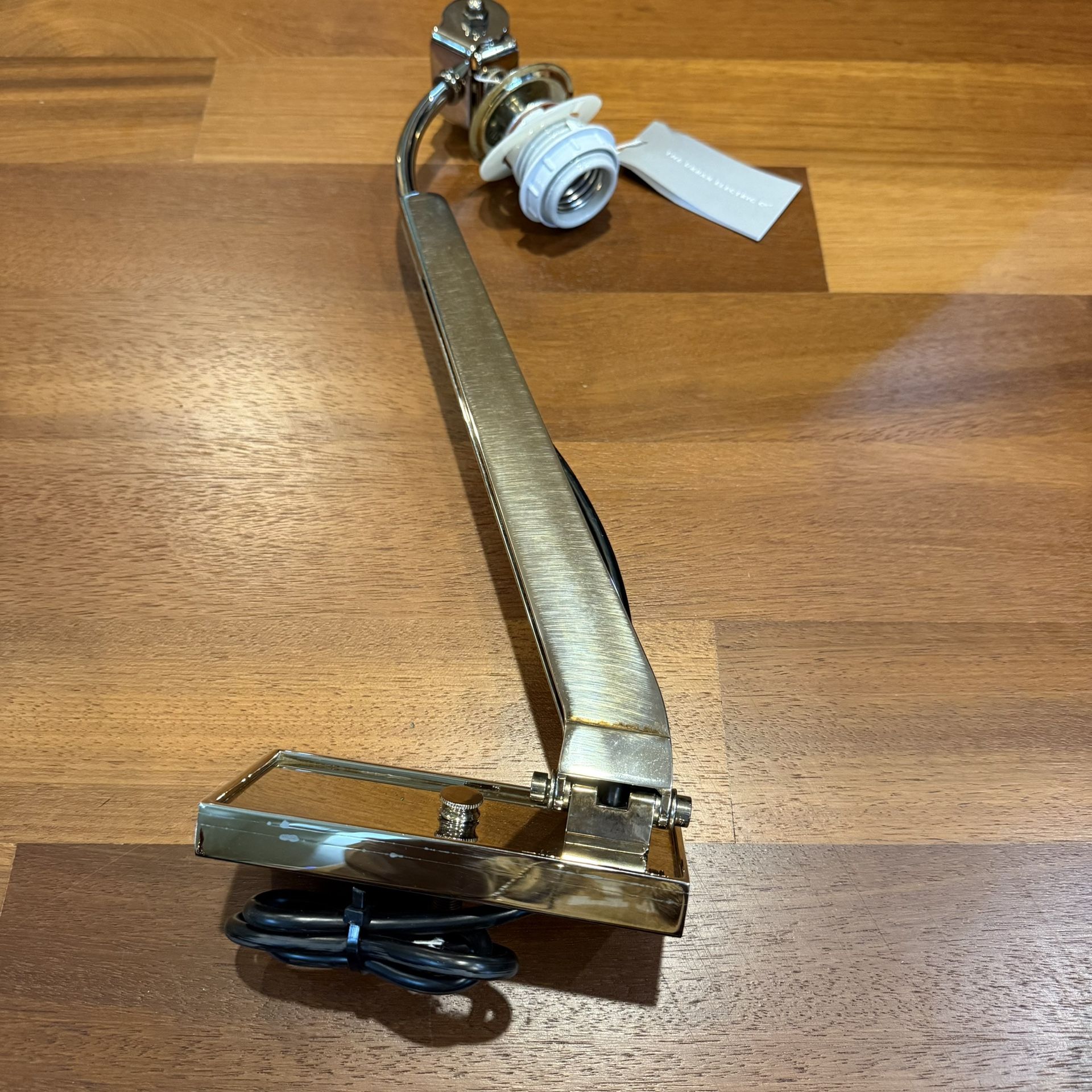 NEW The Urban Electric Co. Picture Light Brass Wall Mounted Art Light 0(contact info removed)