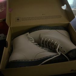 Dr.Martens Zavala Boots