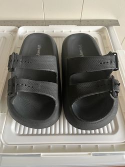 Weweya Pillow Slides Sandals - Women’s 7.5 / Men’s 6