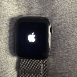 Apple Watch Series 5 Black Cour