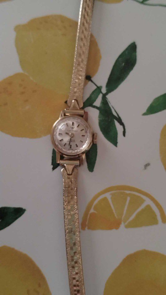 18 CT Gold Vintage Watch 